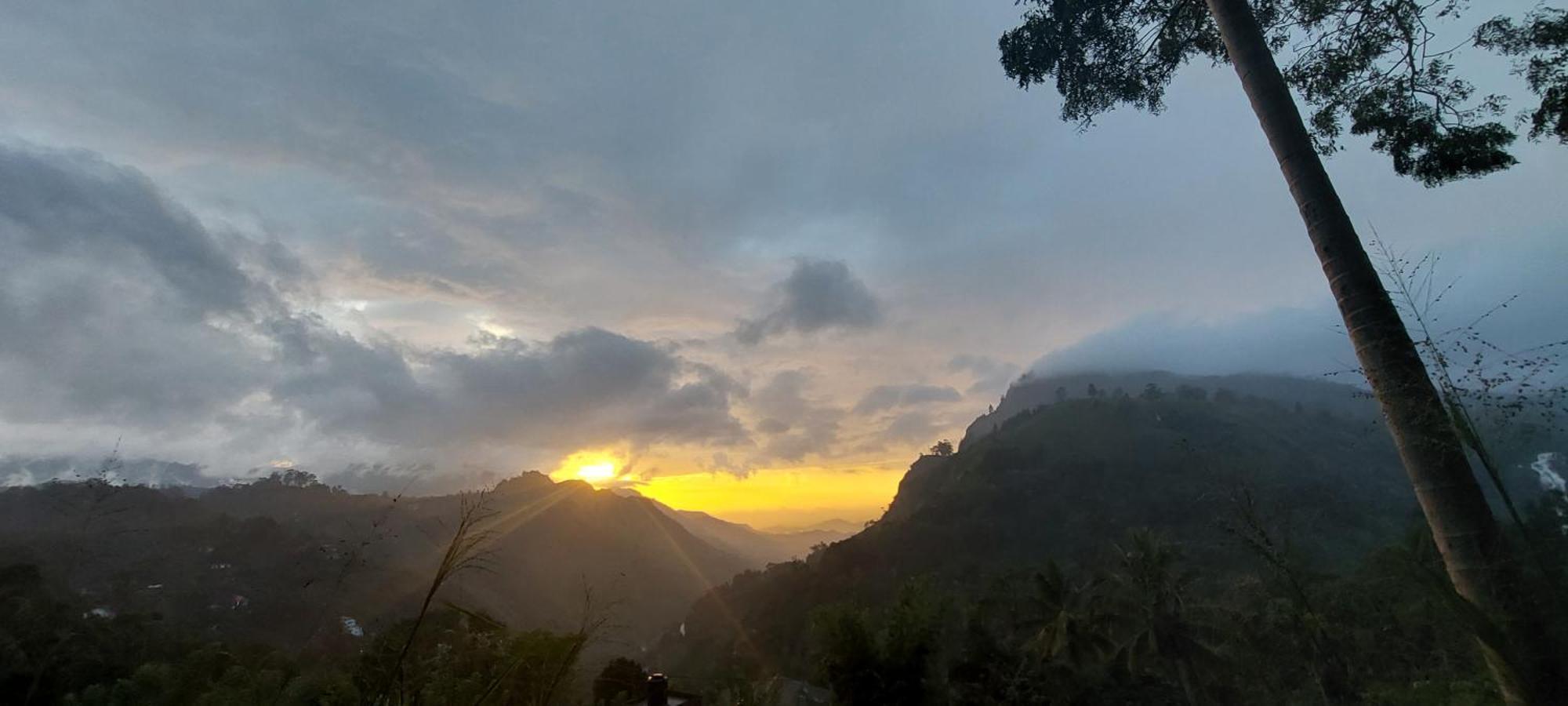 Meditation Monastery Stay Ella Bagian luar foto