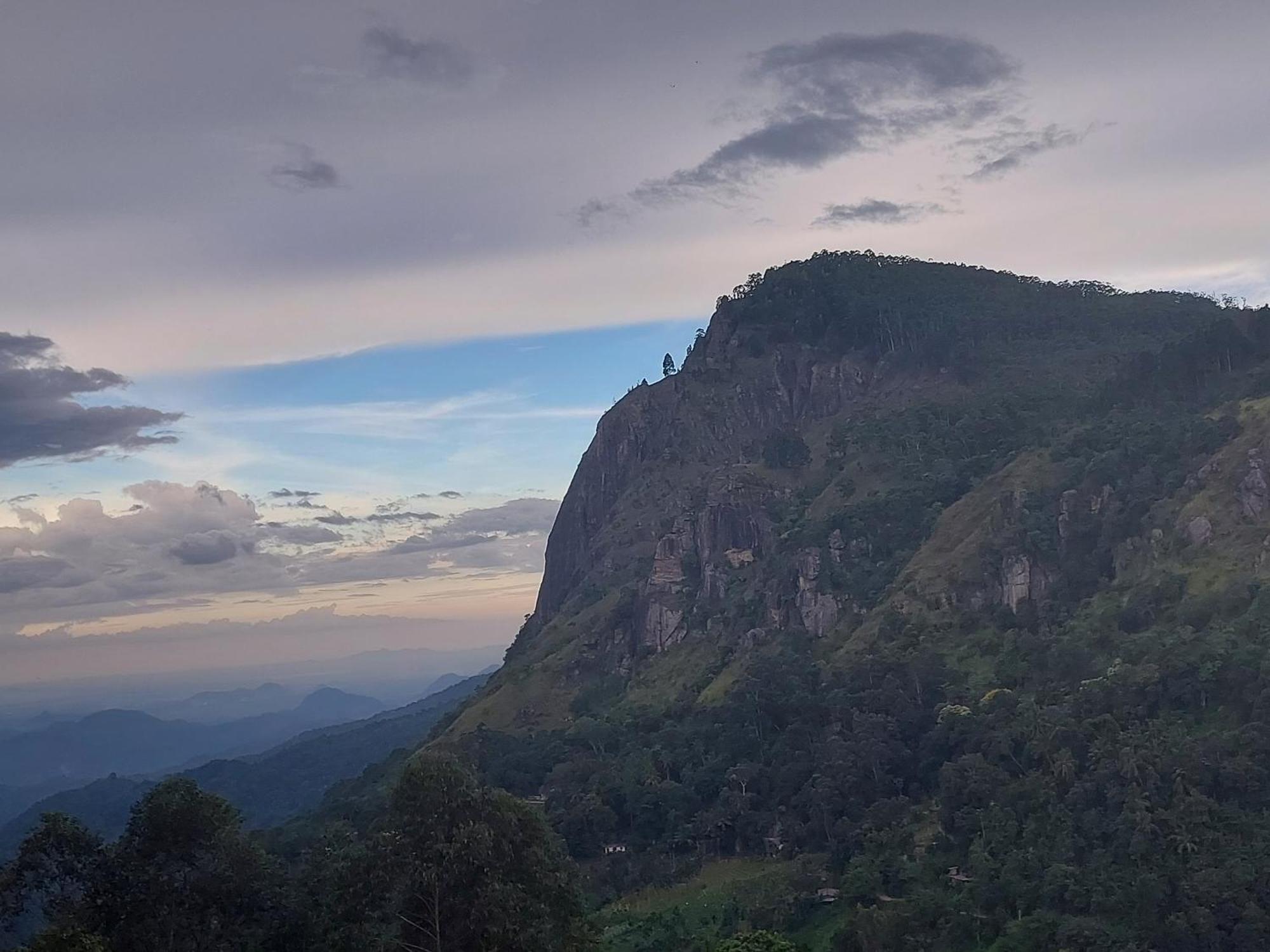 Meditation Monastery Stay Ella Bagian luar foto