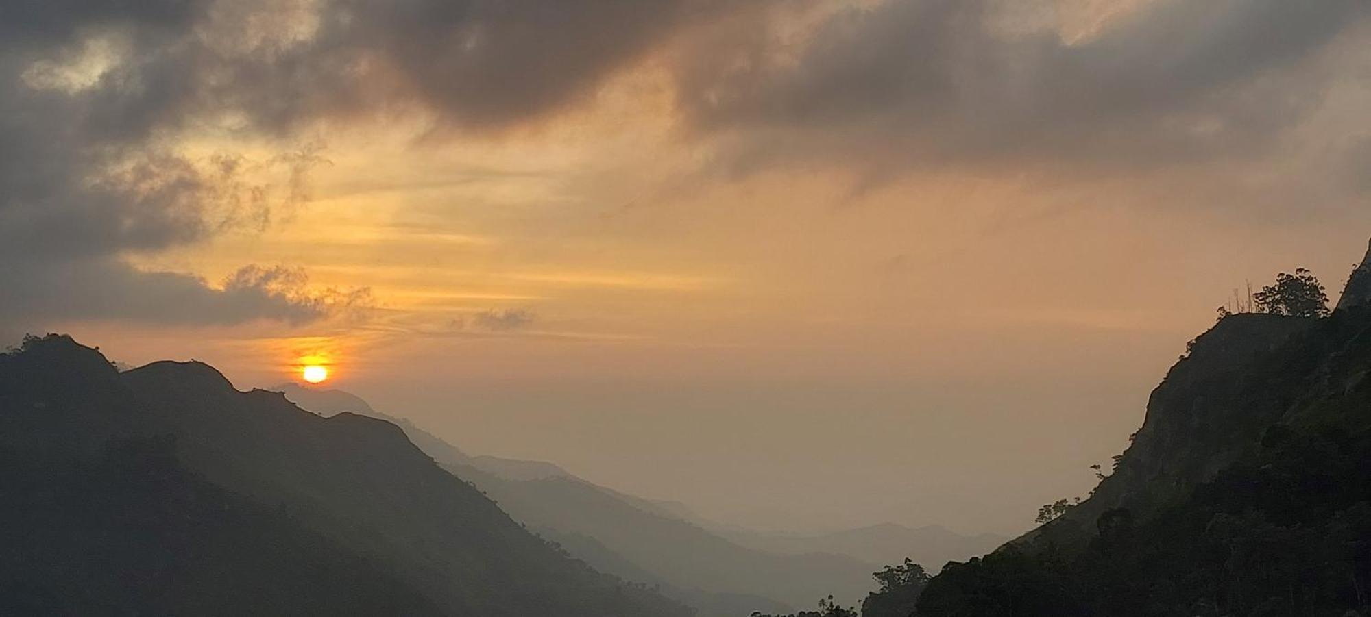 Meditation Monastery Stay Ella Bagian luar foto