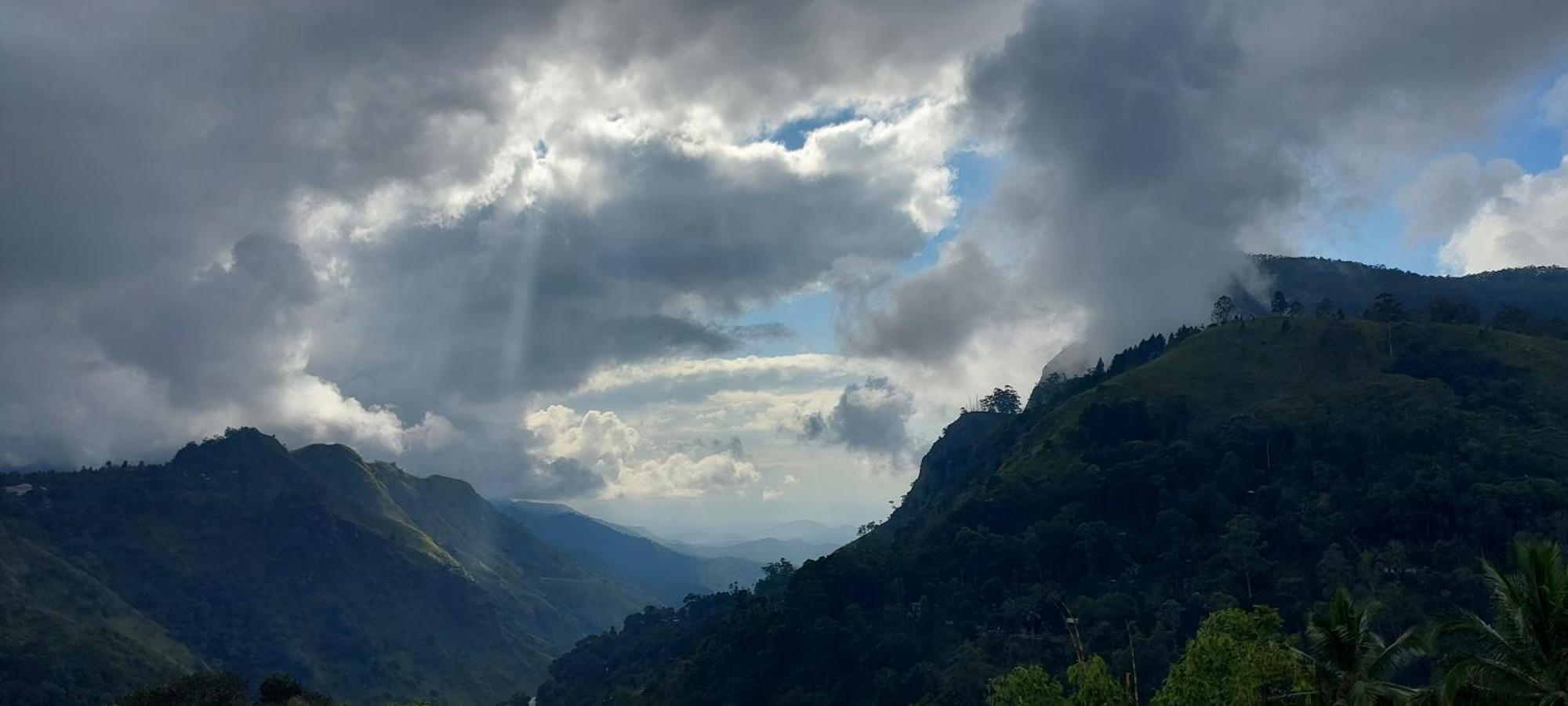 Meditation Monastery Stay Ella Bagian luar foto