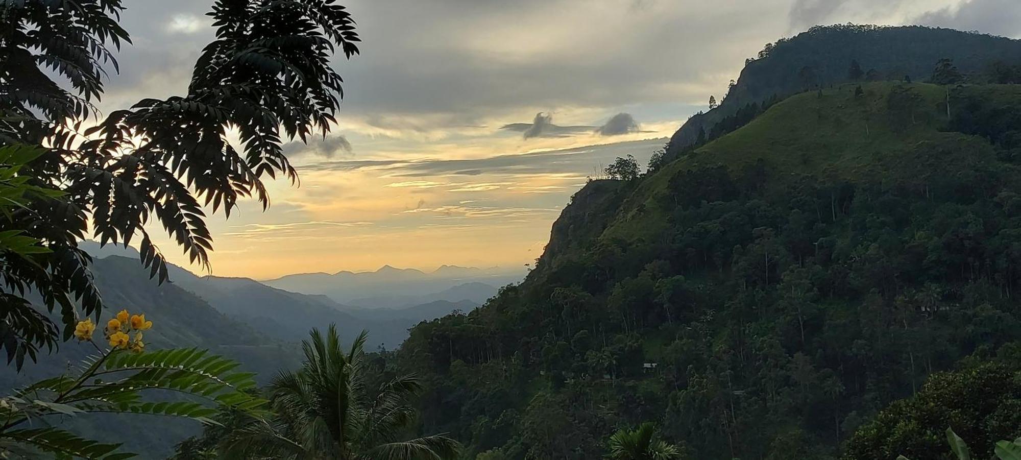 Meditation Monastery Stay Ella Bagian luar foto